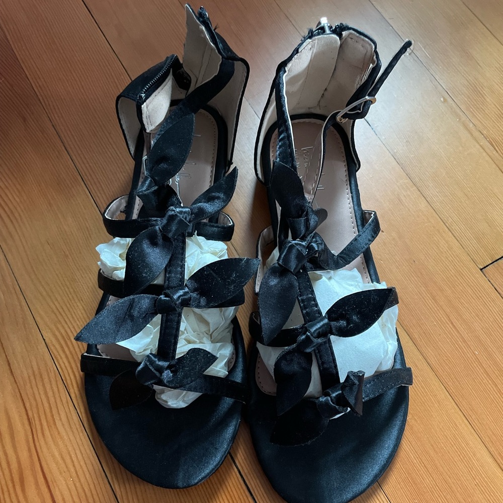 Nicole Miller Flats